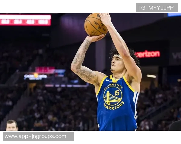 库明加赛后分享时尚穿搭照引发关注连续被DNP的他状态如何调整