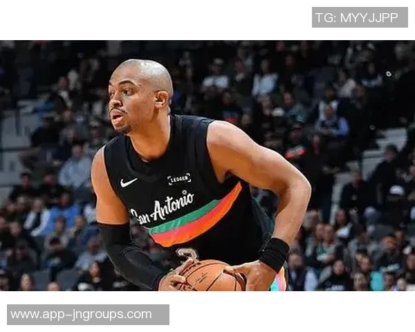 凯尔登谈与文班互剃光头的趣事及注意事项分享