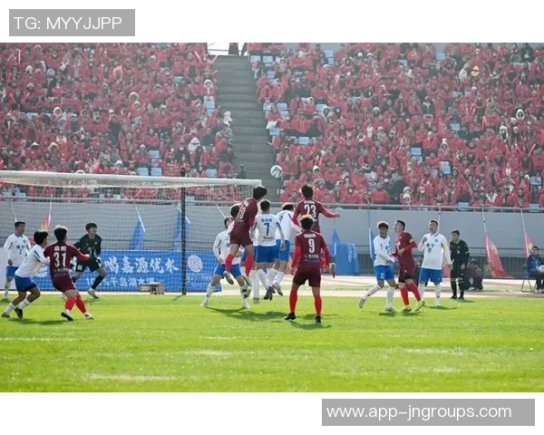 范志毅亲临嘉兴足球联赛开幕式为揭幕战激情开球助威