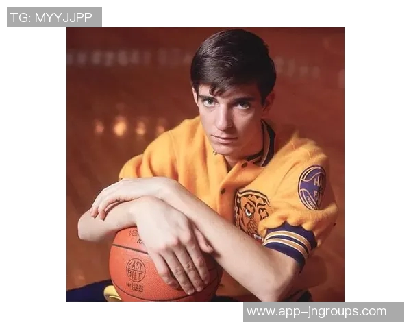 张佳玮谈文班进攻策略并展望健康状态下争夺最佳防守球员荣誉